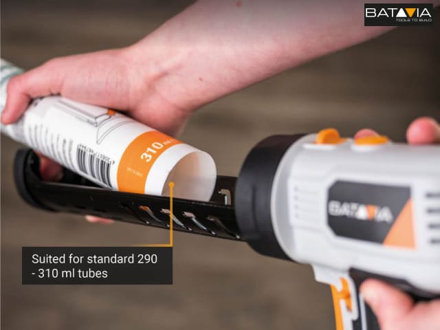 Batavia MAXXPUSH Caulking Gun with LED Light 6V (AA Batteries)