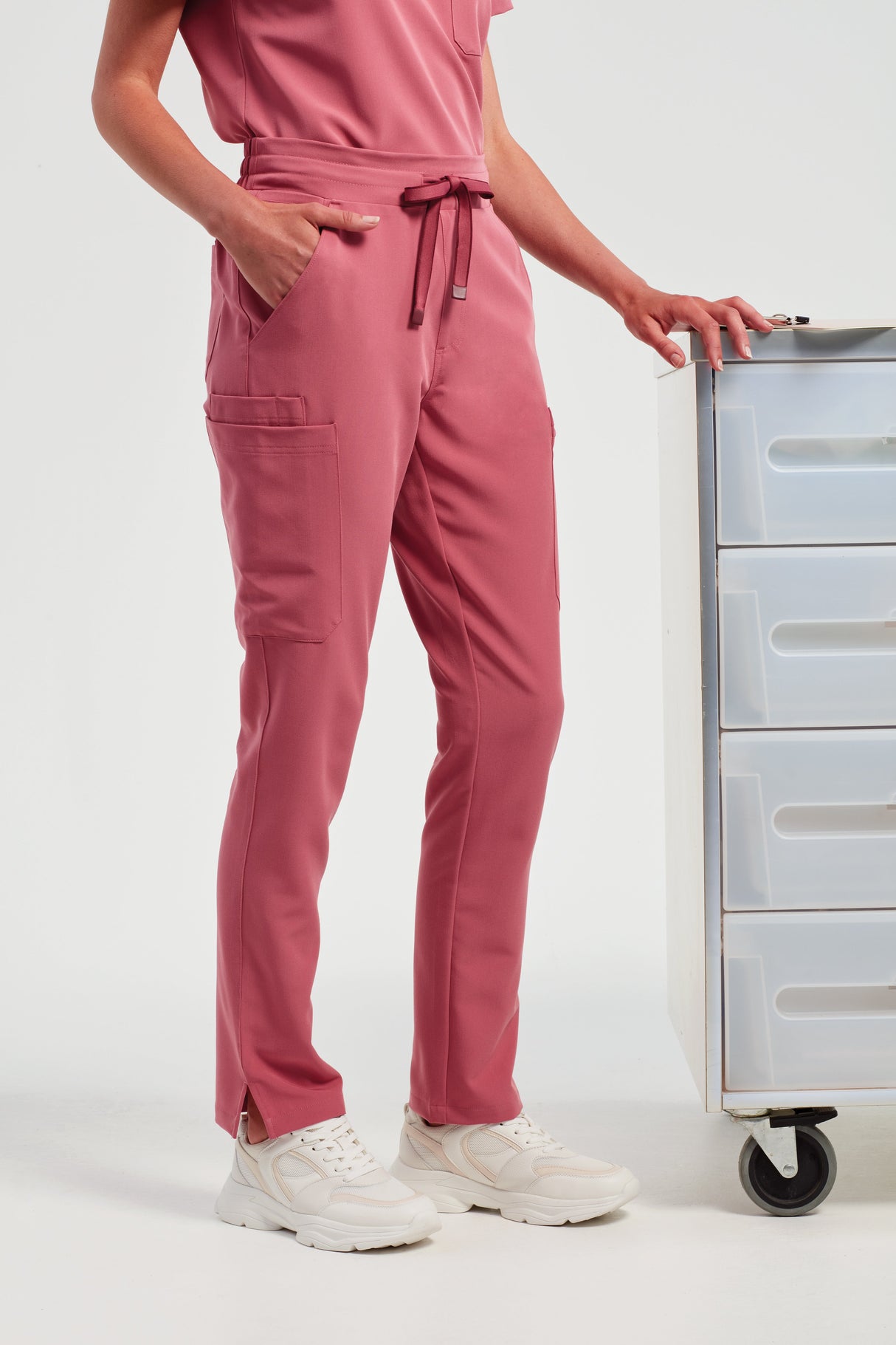 Women's 'Relentless' Onna-Stretch Cargo Pants